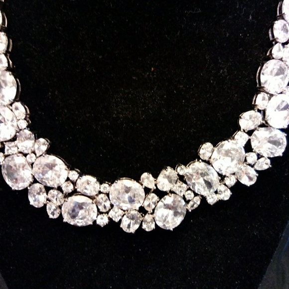 Neclace - Picture 3 of 7